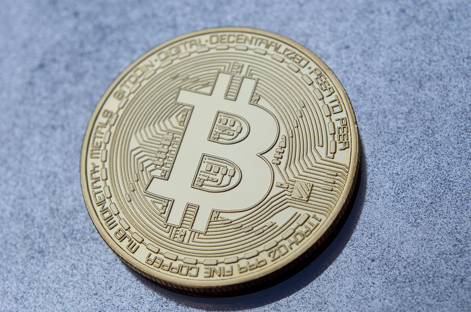 黄金再飙新高！数据：比特币通常在100~150天内跟进拉涨