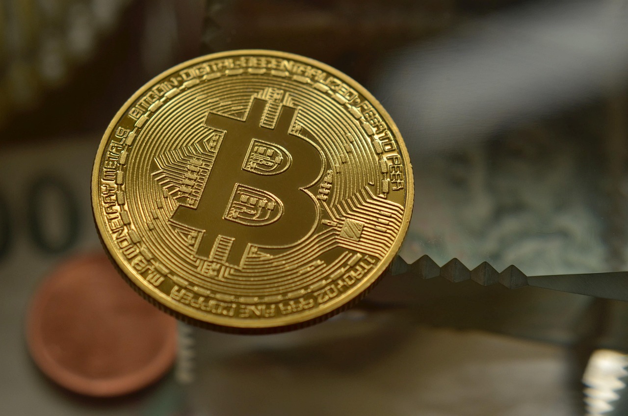 AI概念币ACT、IP 同步暴跌20% 又迅速反弹！诡异的币价走势引热议